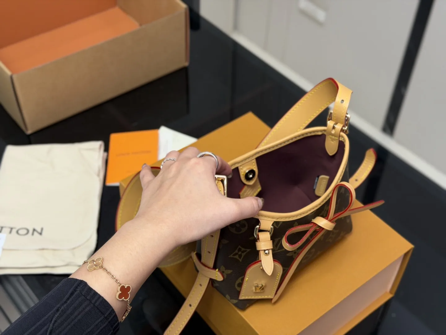 LV new nano carryall tote bags - Image 6