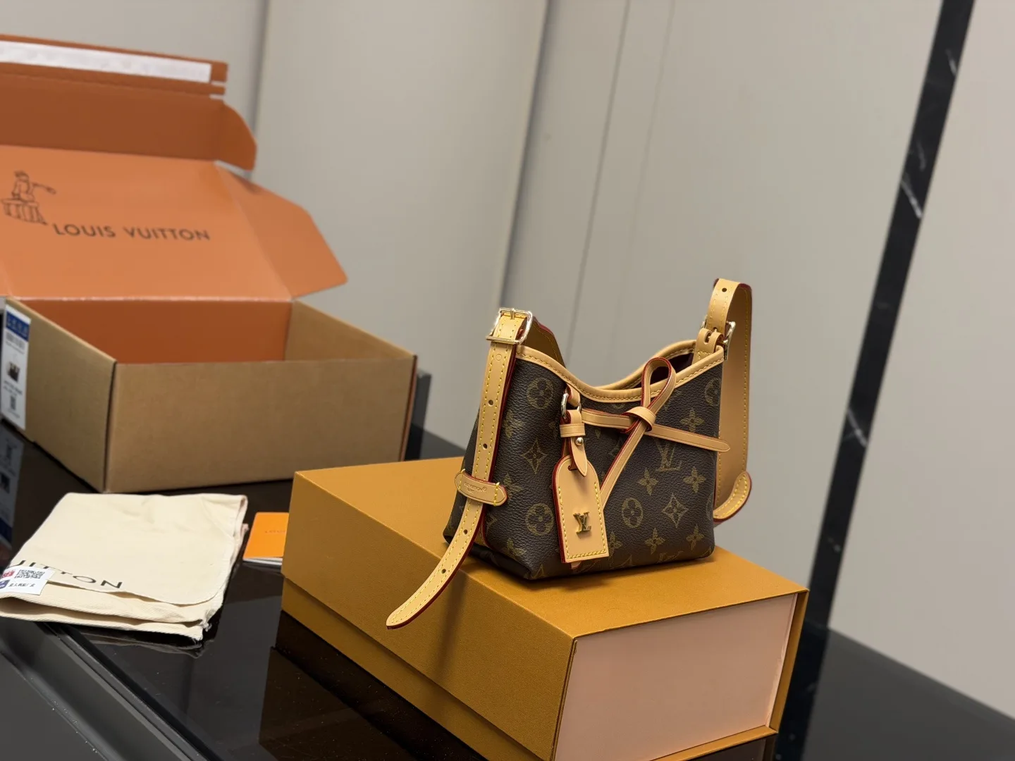 LV new nano carryall tote bags - Image 8