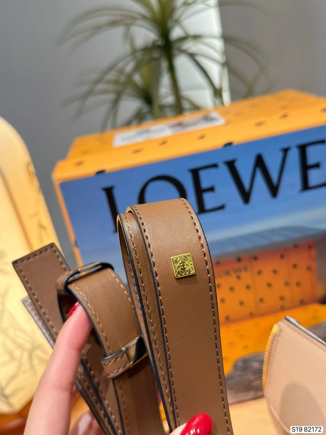 Loewe Hammock swing hand bag - Image 2