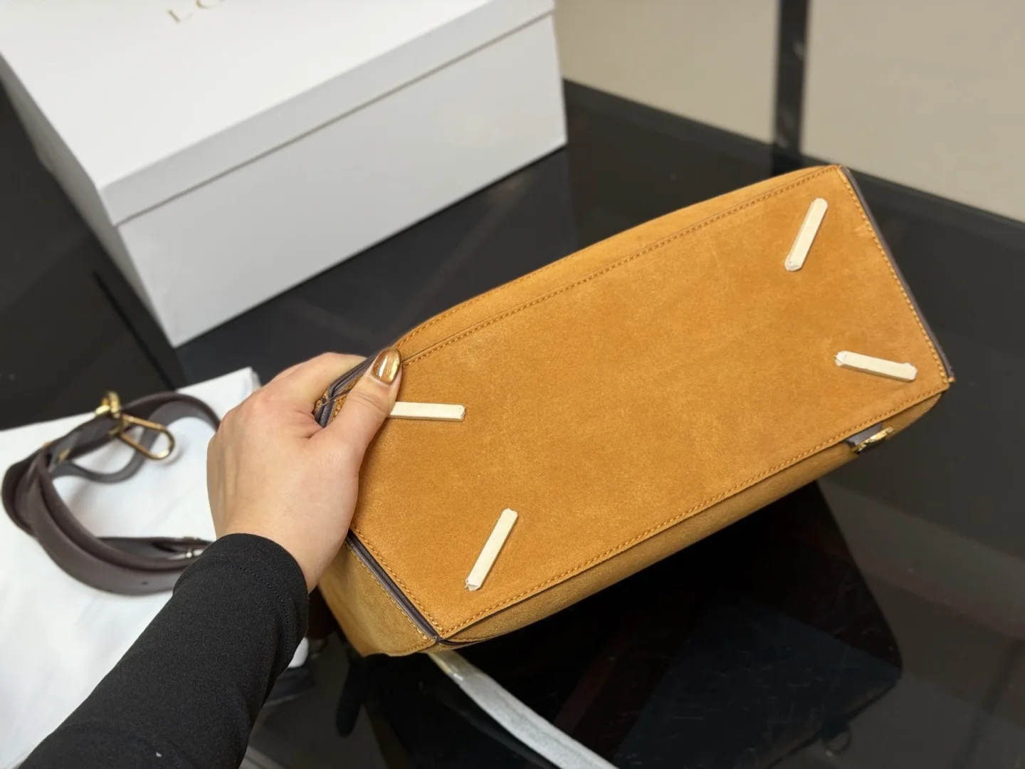 Loewe Puzzle suede geometric hand bag - Image 8