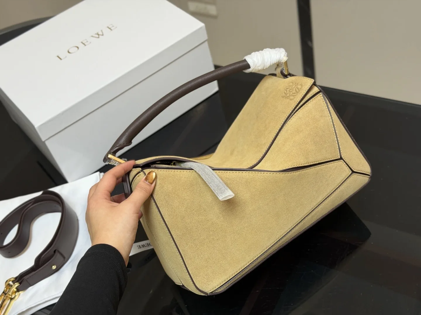 Loewe Puzzle suede geometric hand bag - Image 7