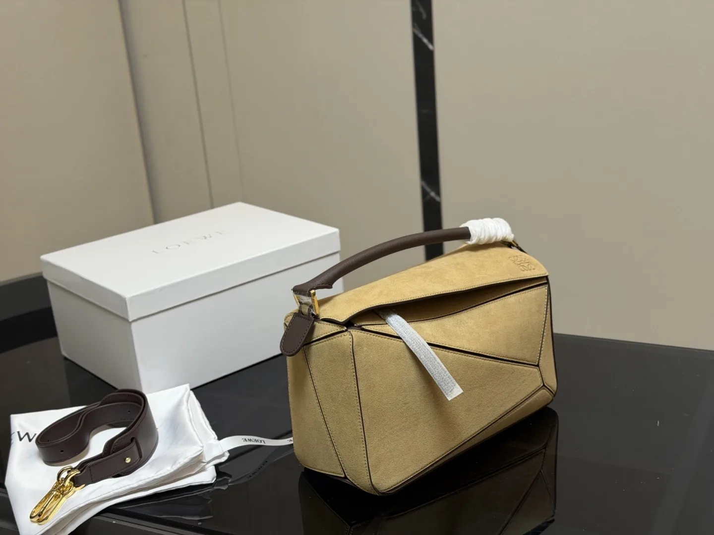 Loewe Puzzle suede geometric hand bag - Image 5