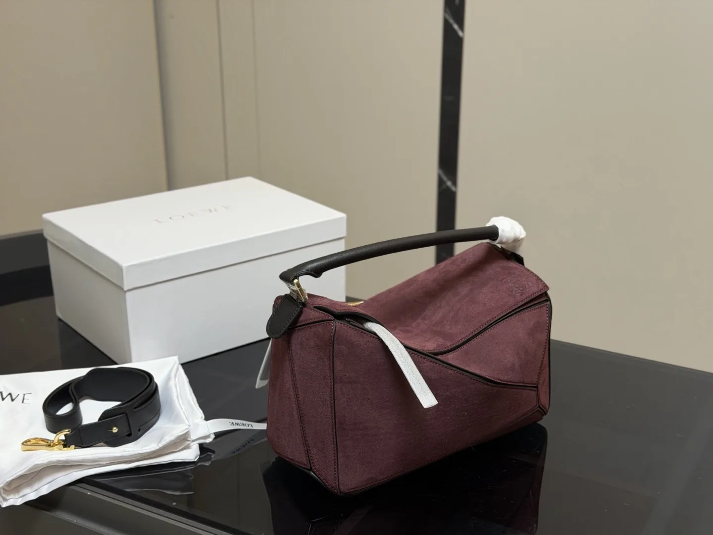 Loewe Puzzle suede geometric hand bag - Image 17