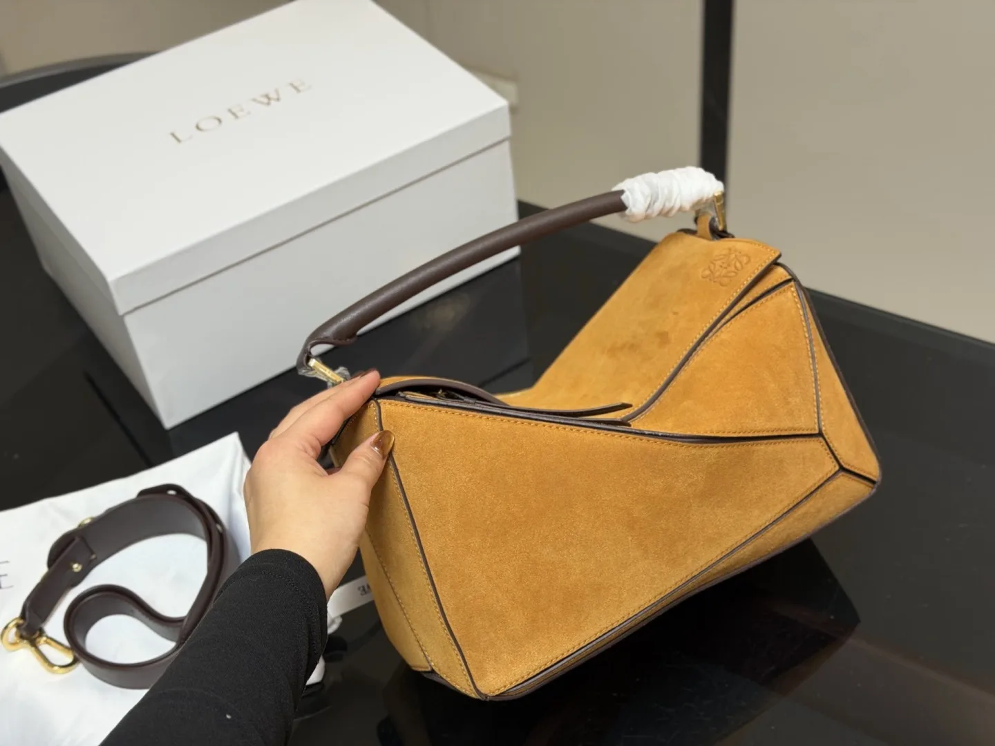 Loewe Puzzle suede geometric hand bag - Image 15