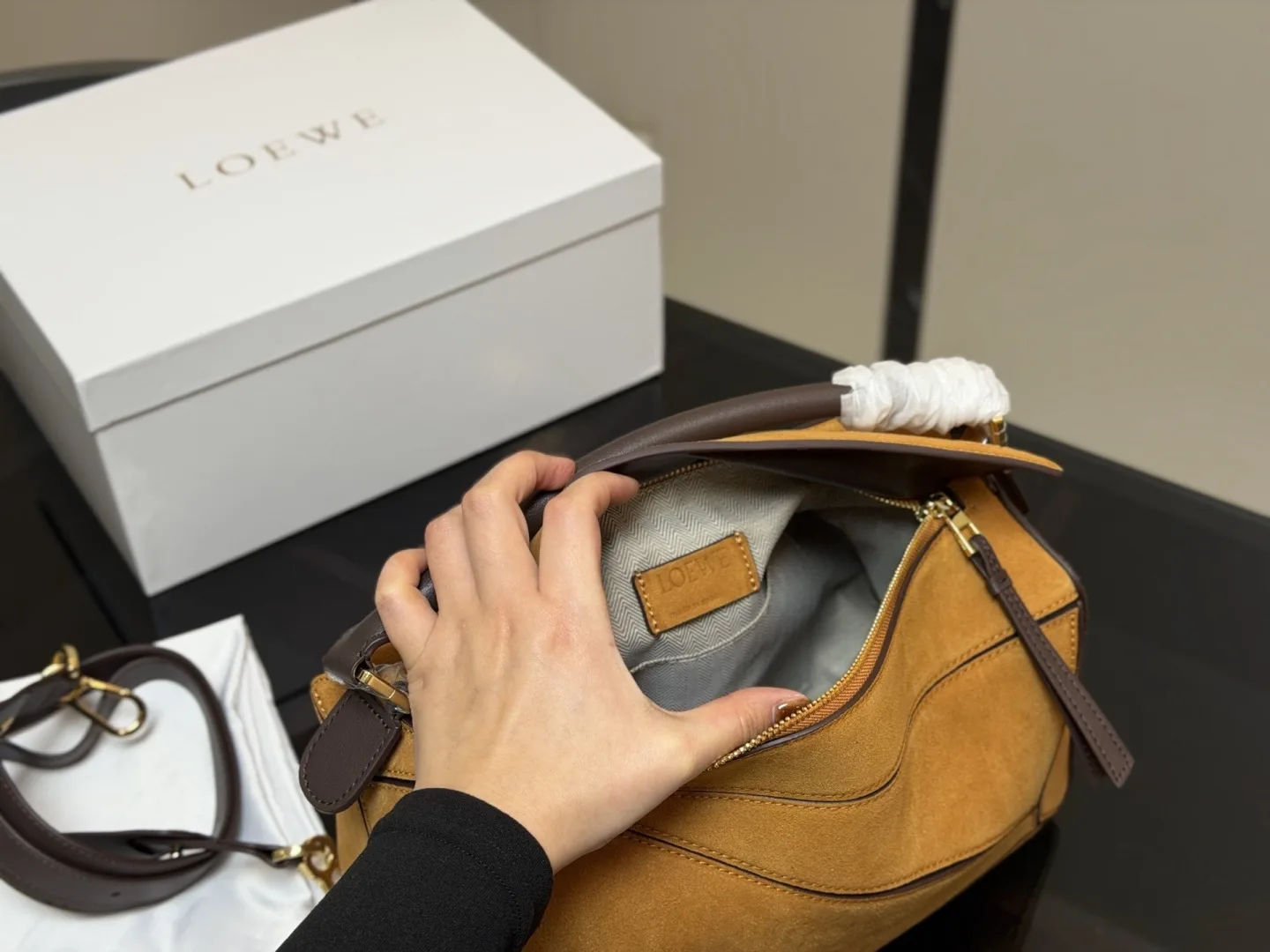 Loewe Puzzle suede geometric hand bag - Image 13