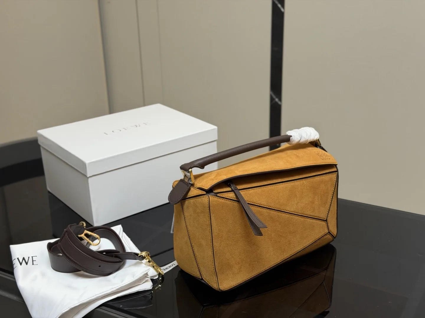 Loewe Puzzle suede geometric hand bag - Image 12