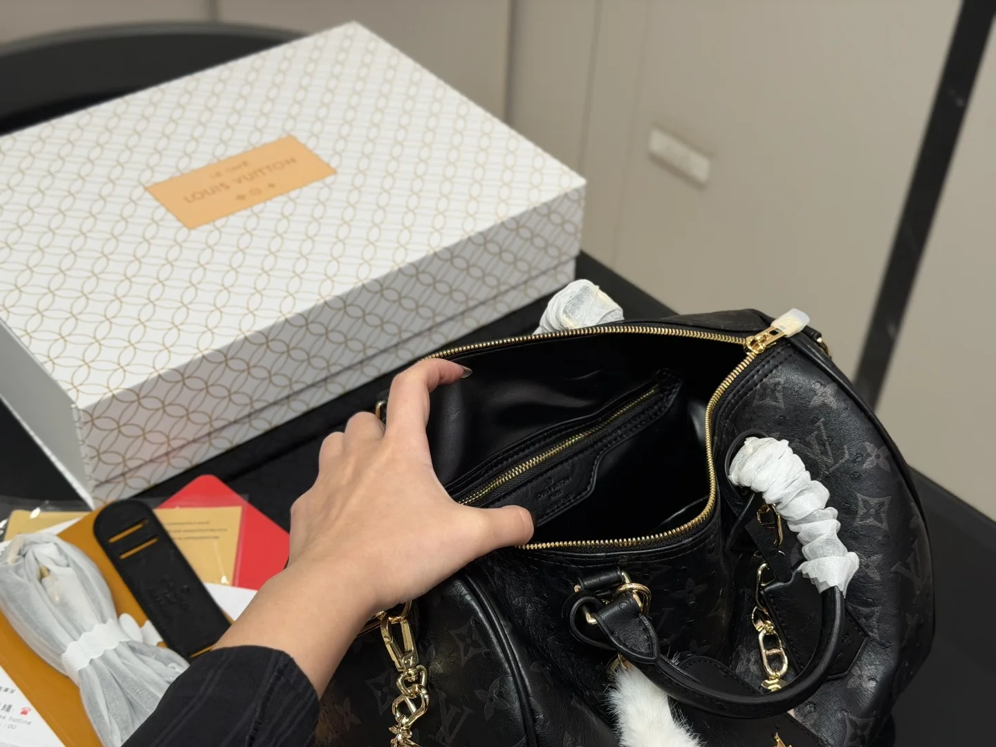 Lv Speedy 30 pillow tote handbags - Image 7
