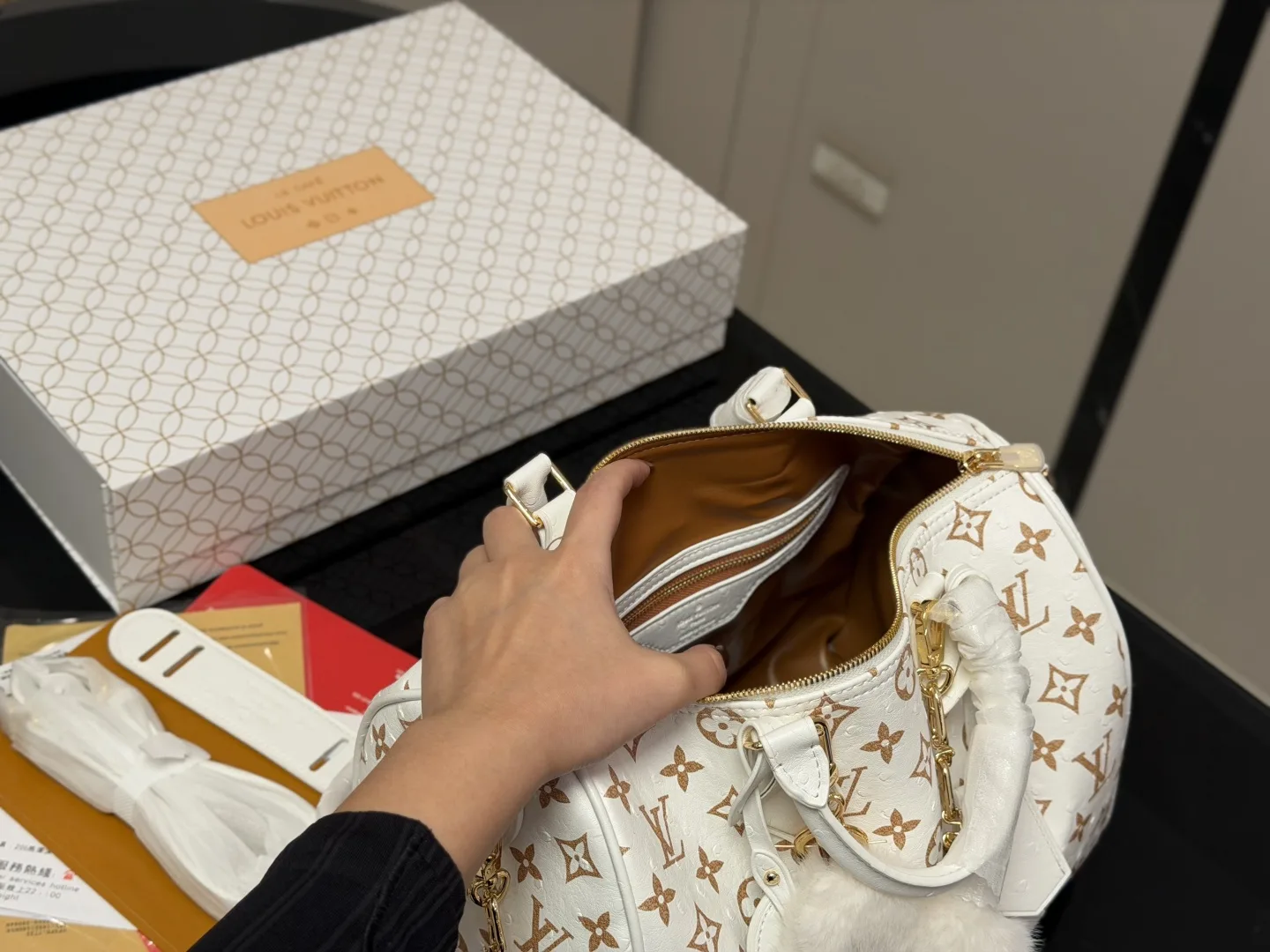 Lv Speedy 30 pillow tote handbags - Image 15