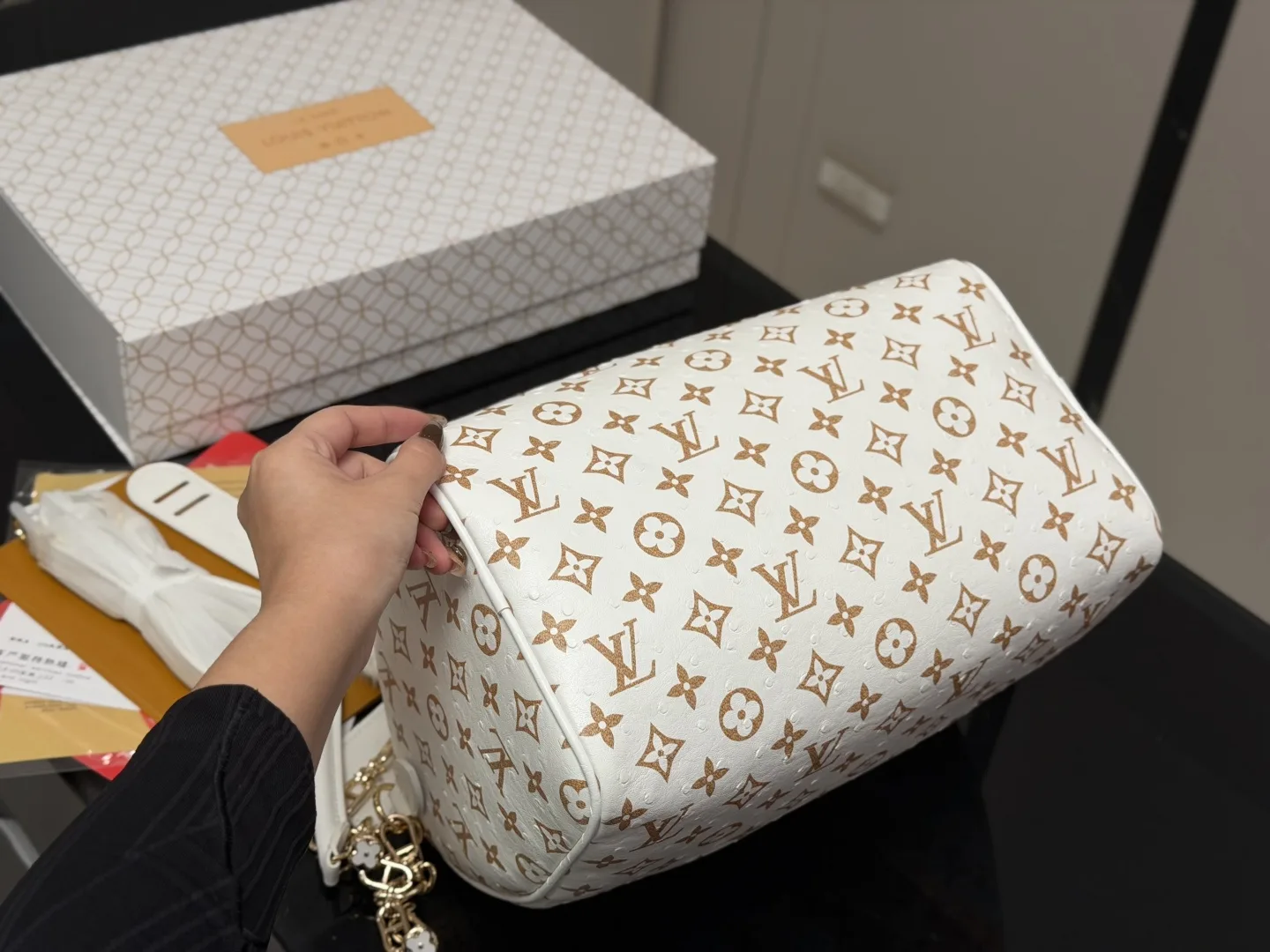 Lv Speedy 30 pillow tote handbags - Image 10