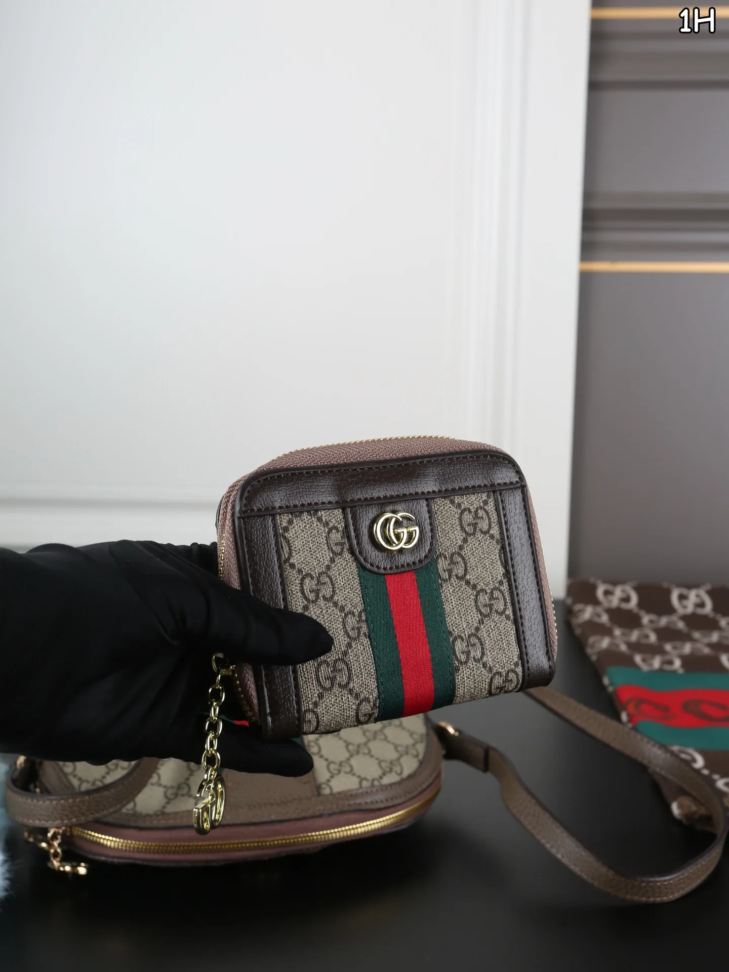 GUCCI Shell Bag Doll Pendant Scarf Wallet - Image 3