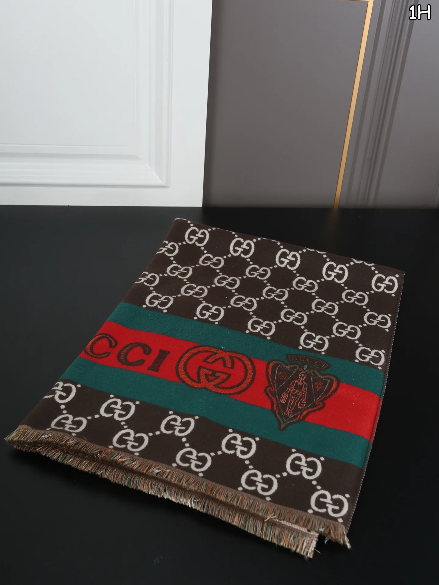 GUCCI Shell Bag Doll Pendant Scarf Wallet - Image 9