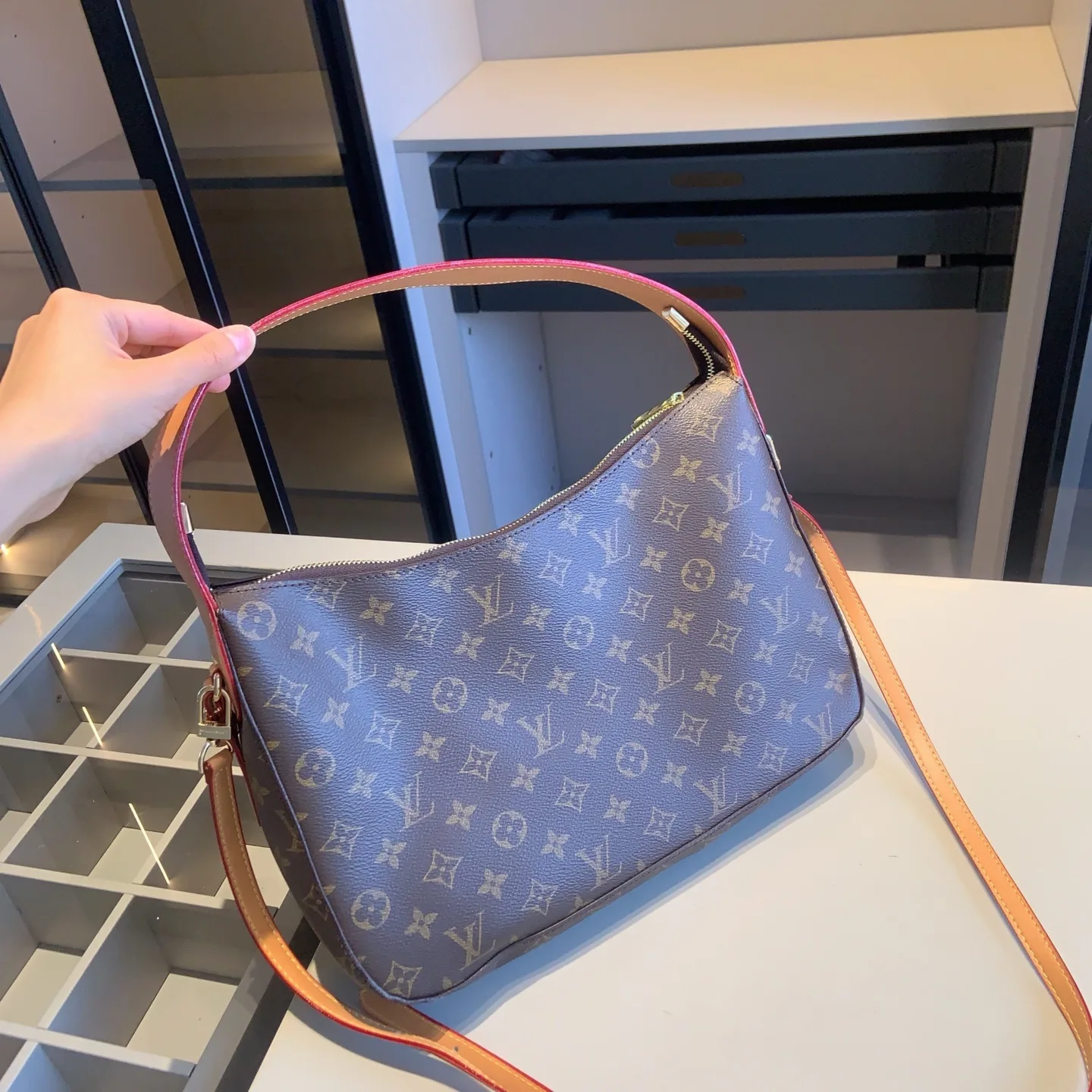 LV armpit crossbody bag wallet X975 Combination - Image 4
