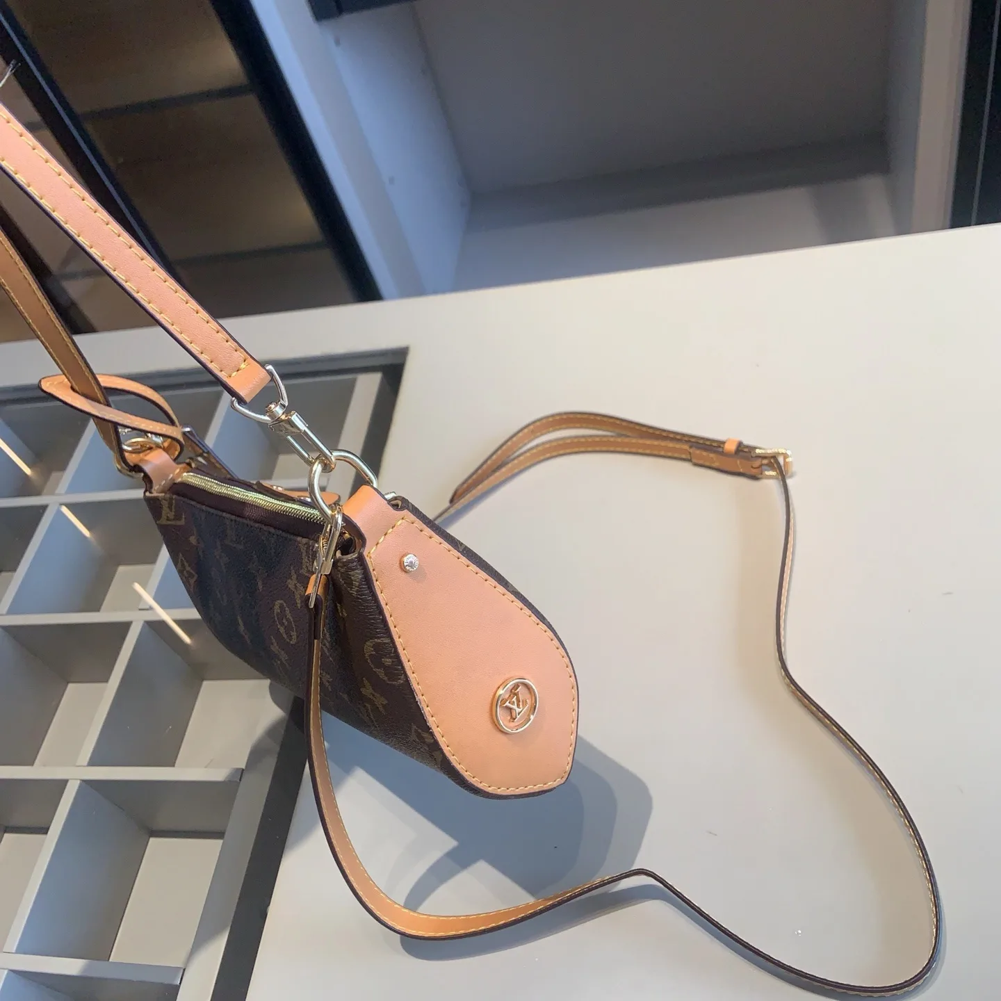 LV armpit crossbody bag wallet X975 Combination - Image 6