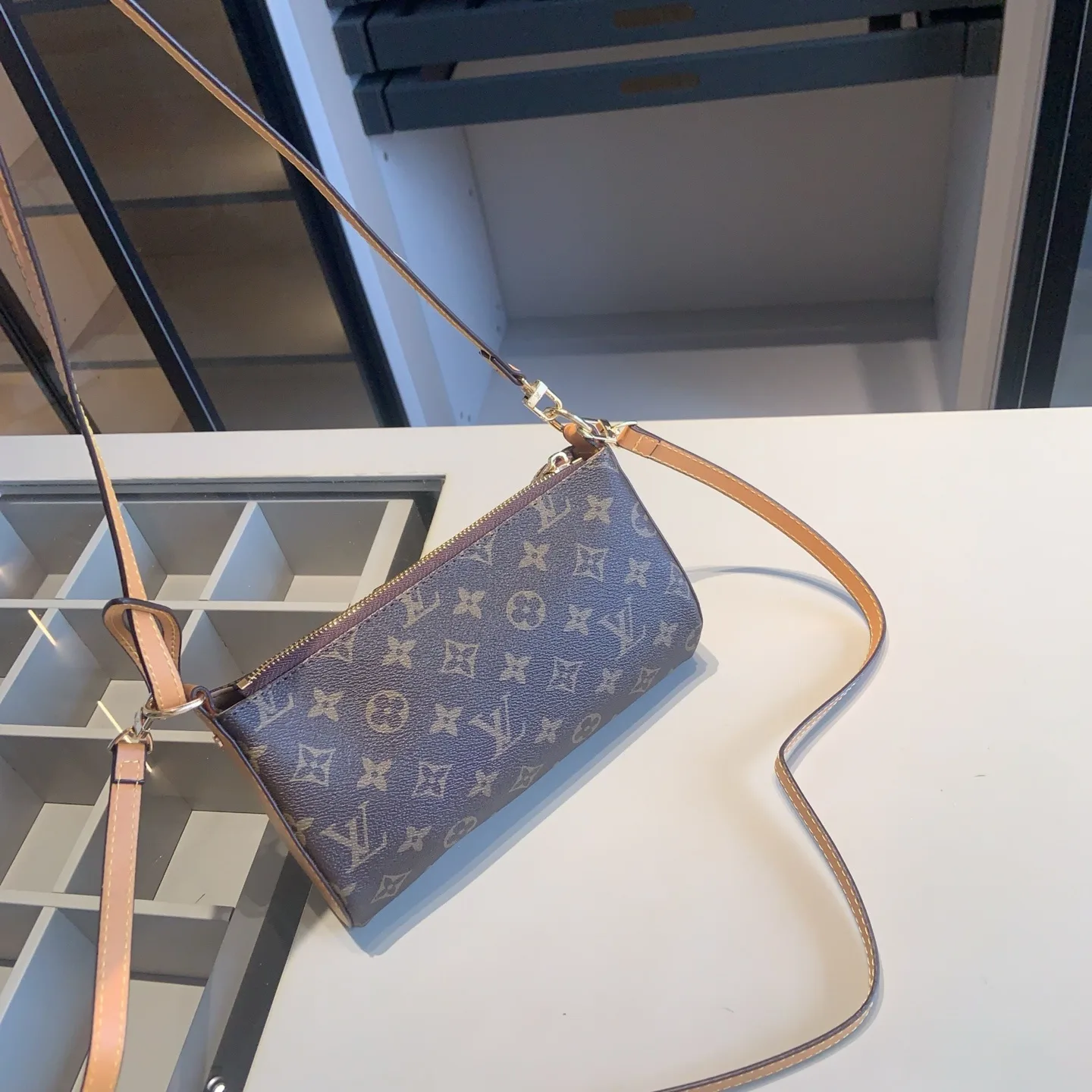 LV armpit crossbody bag wallet X975 Combination - Image 7