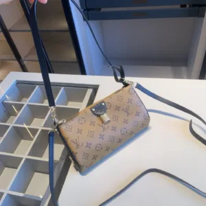 LV armpit crossbody bag wallet X976 Combination