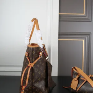 LV neverfull shopping bag carryall armpit bag wallet