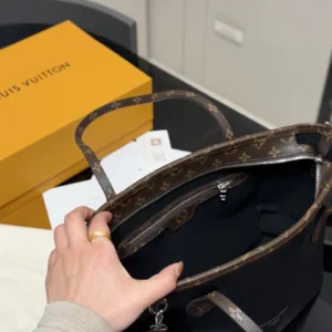 Lv Neverfull Medium Shopping Bag