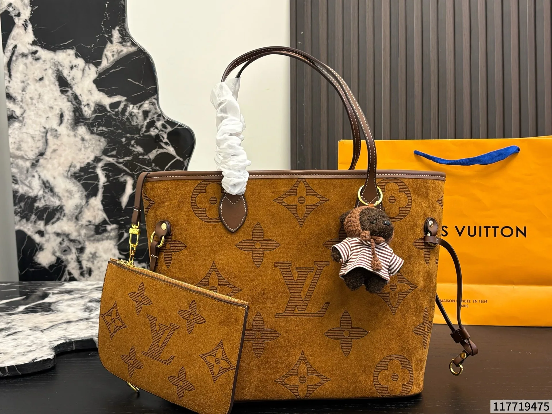 Lv Neverfull classic entry-level shopping bag
