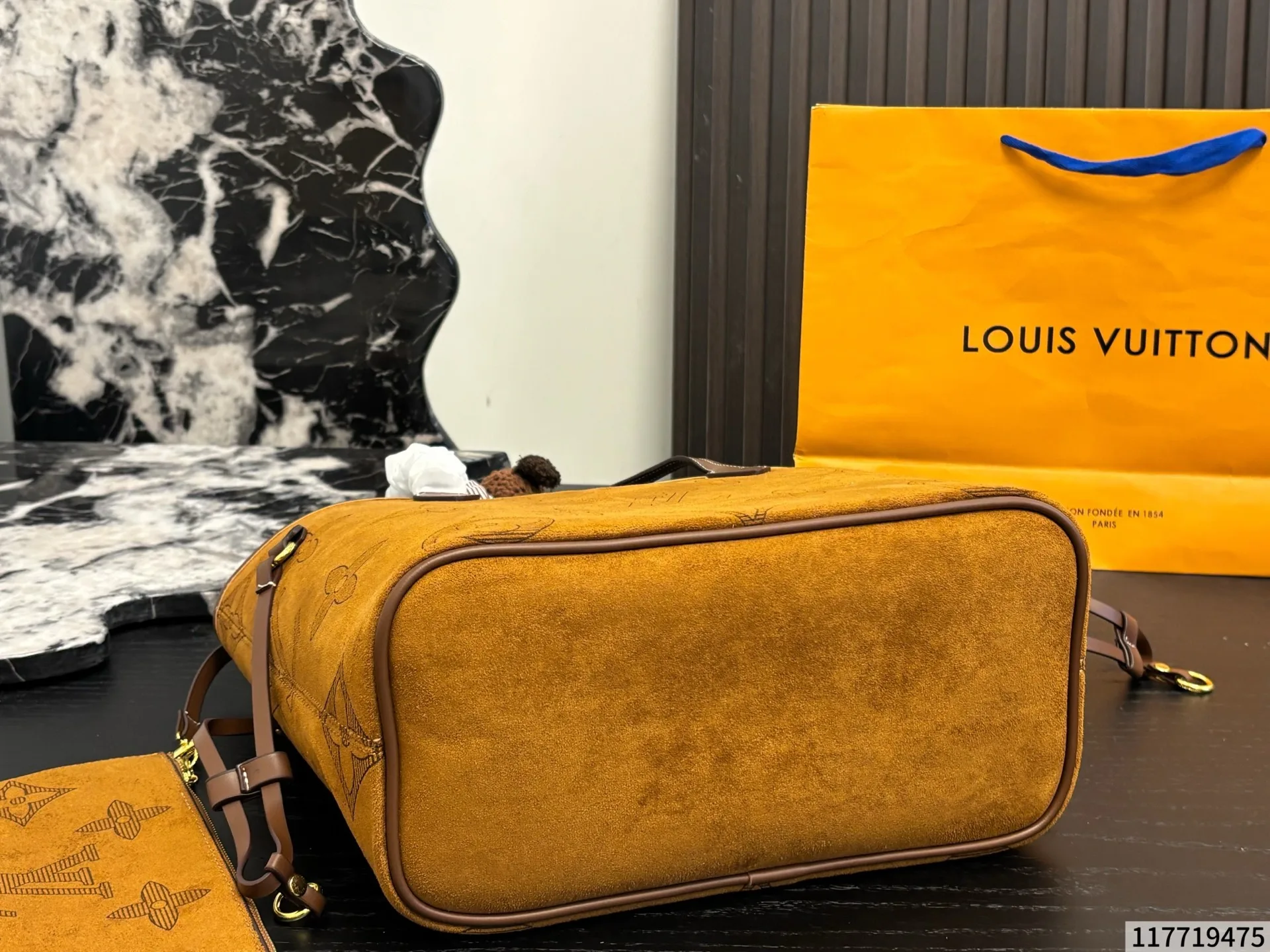 Lv Neverfull classic entry-level shopping bag - Image 12