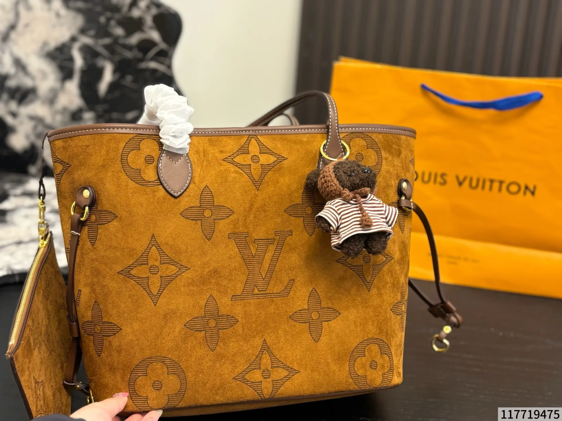 Lv Neverfull classic entry-level shopping bag - Image 13