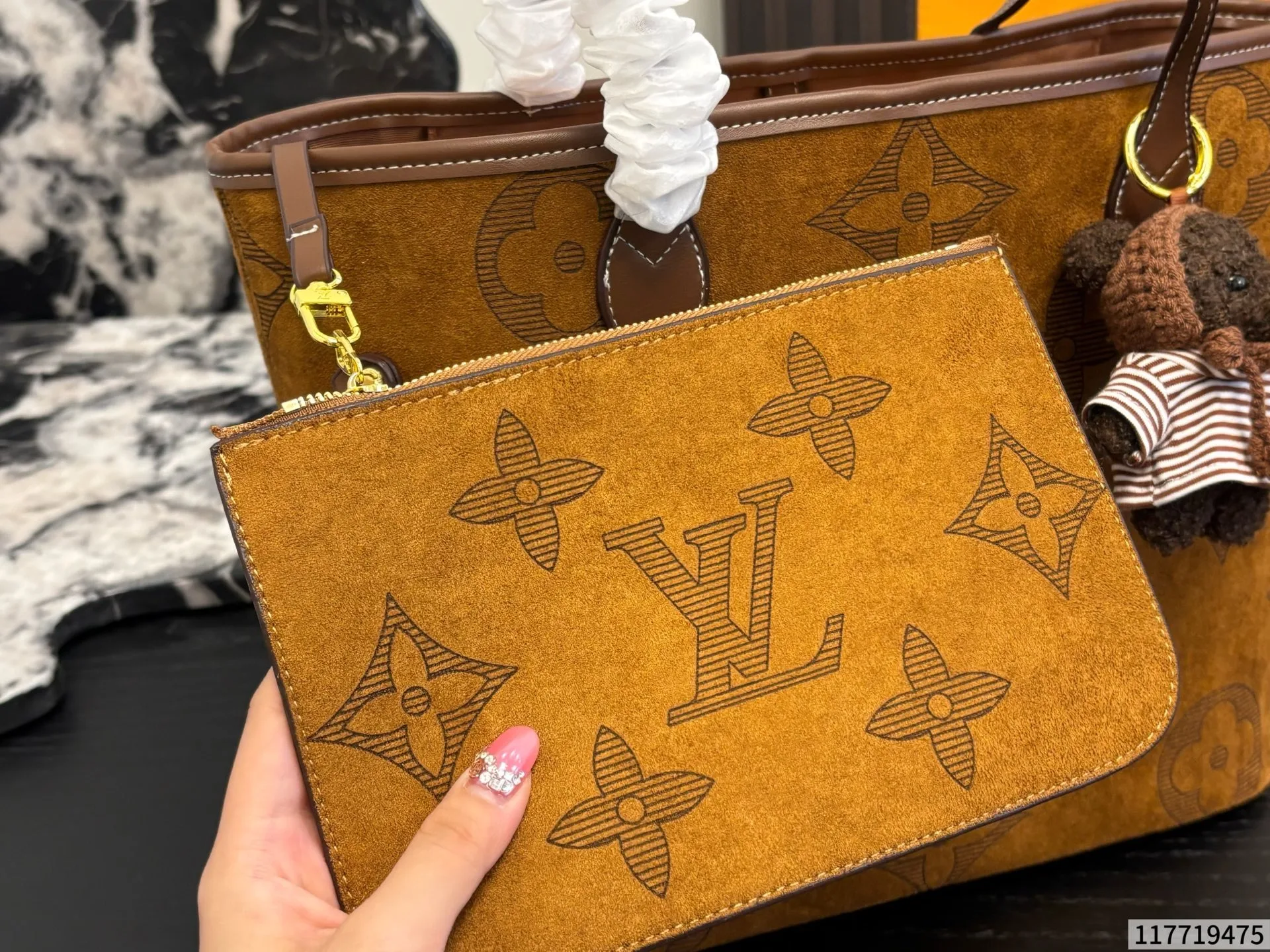Lv Neverfull classic entry-level shopping bag - Image 8
