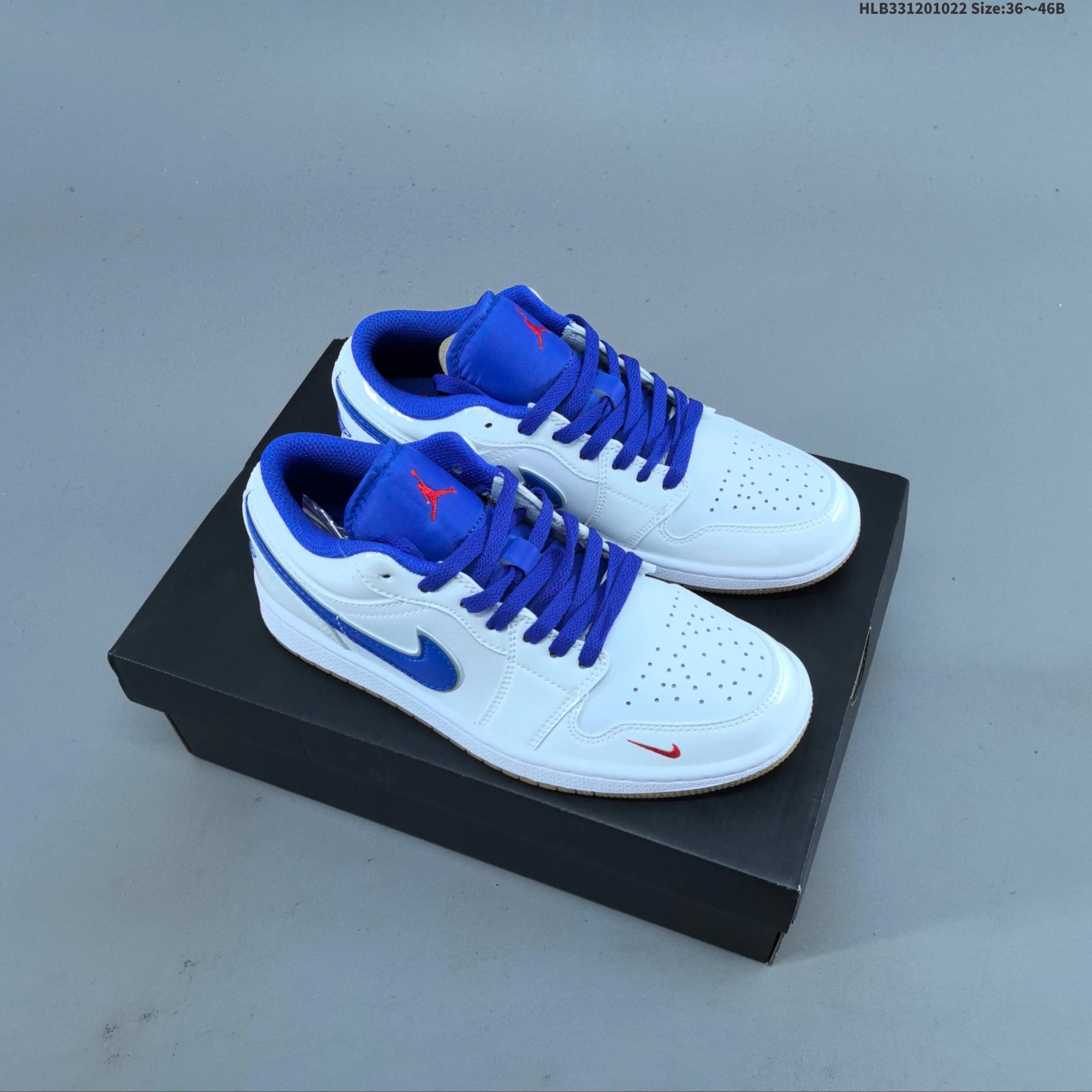 Air Jordan 1 Low SE Sneakers - Image 9