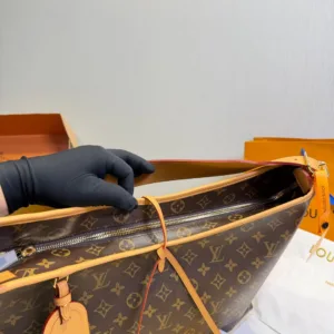 LV Carryall Large Tote Handbags