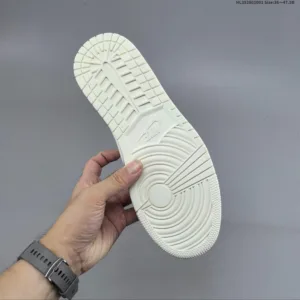 Air Jordan 1 Retro Low OG “Sail” Cut sneakers shoes